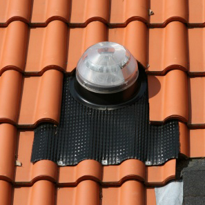 SOLATUBE 160 (dia 25 cm) hellend dak Ubiflex